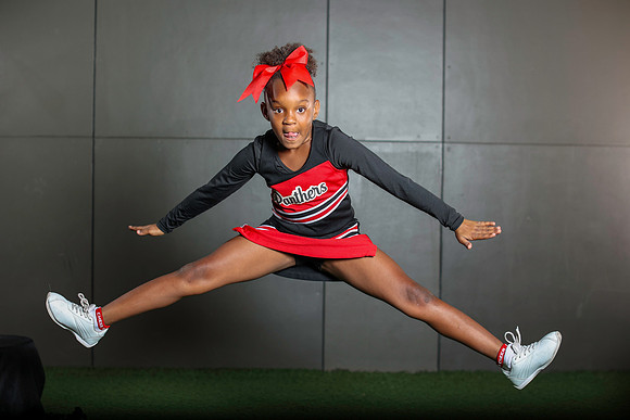 20251107PantherCheer2-2954
