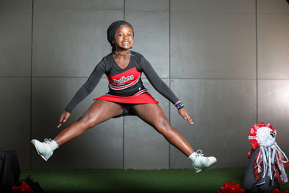 20251107PantherCheer2-3062