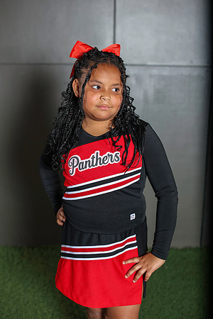 20251107PantherCheer2-3085