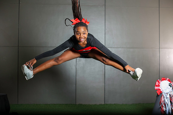 20251107PantherCheer2-3124