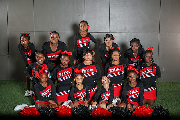 20251107PantherCheer2-3259