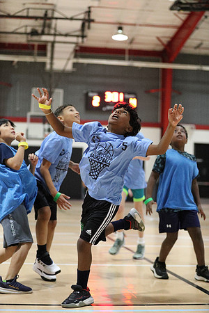20250118BCBoysBasketballGame1-20121