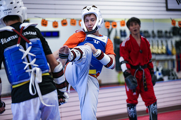 20231013FridaySparing-1531