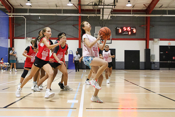 2024072GirlsGame2-8139