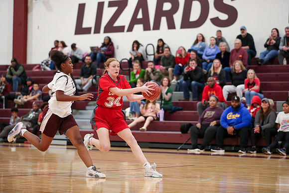 20241204ChisolmGBBallATeam-7603